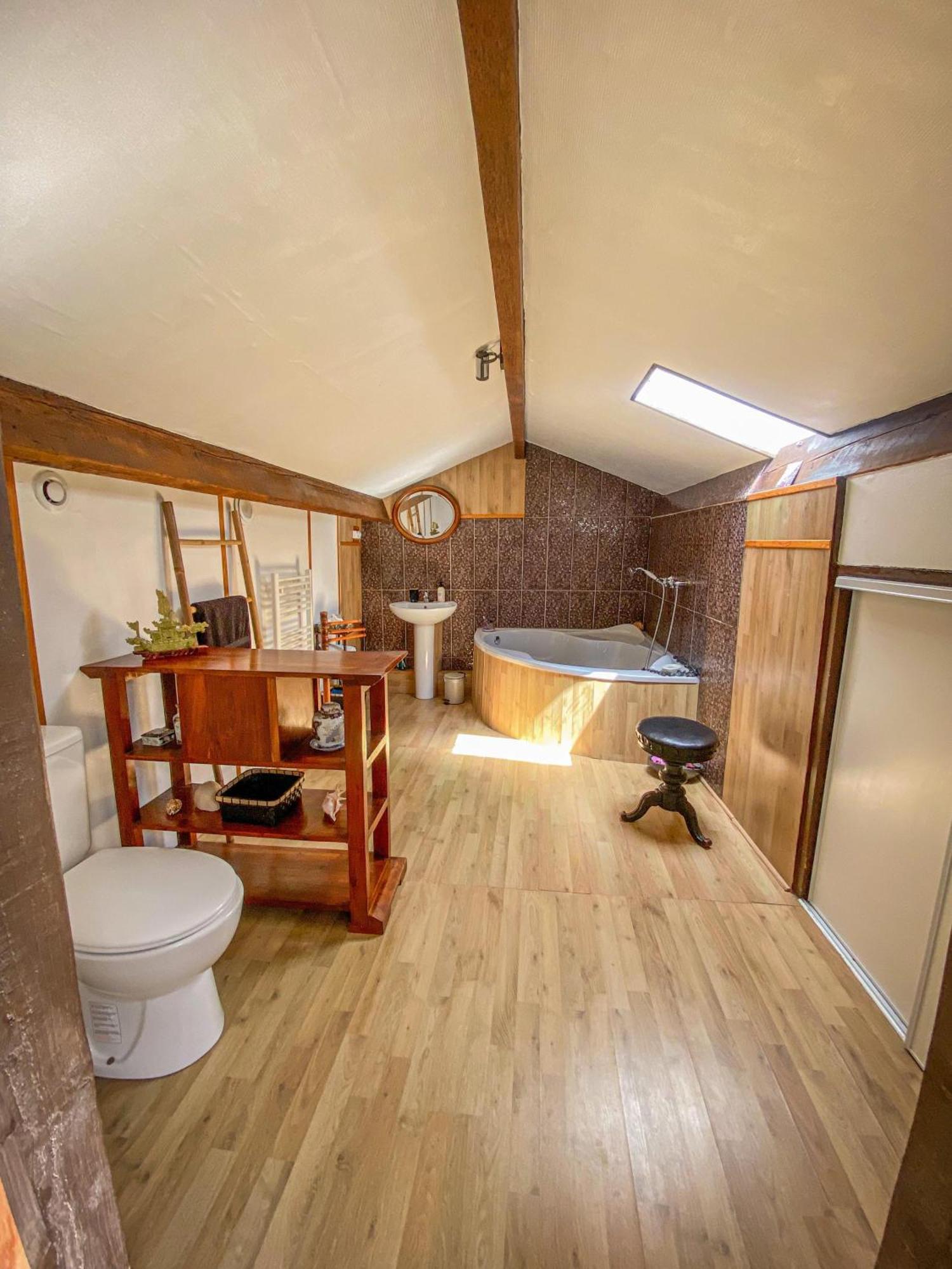 Ryokan Lankana Exideuil-sur-Vienne Bagian luar foto