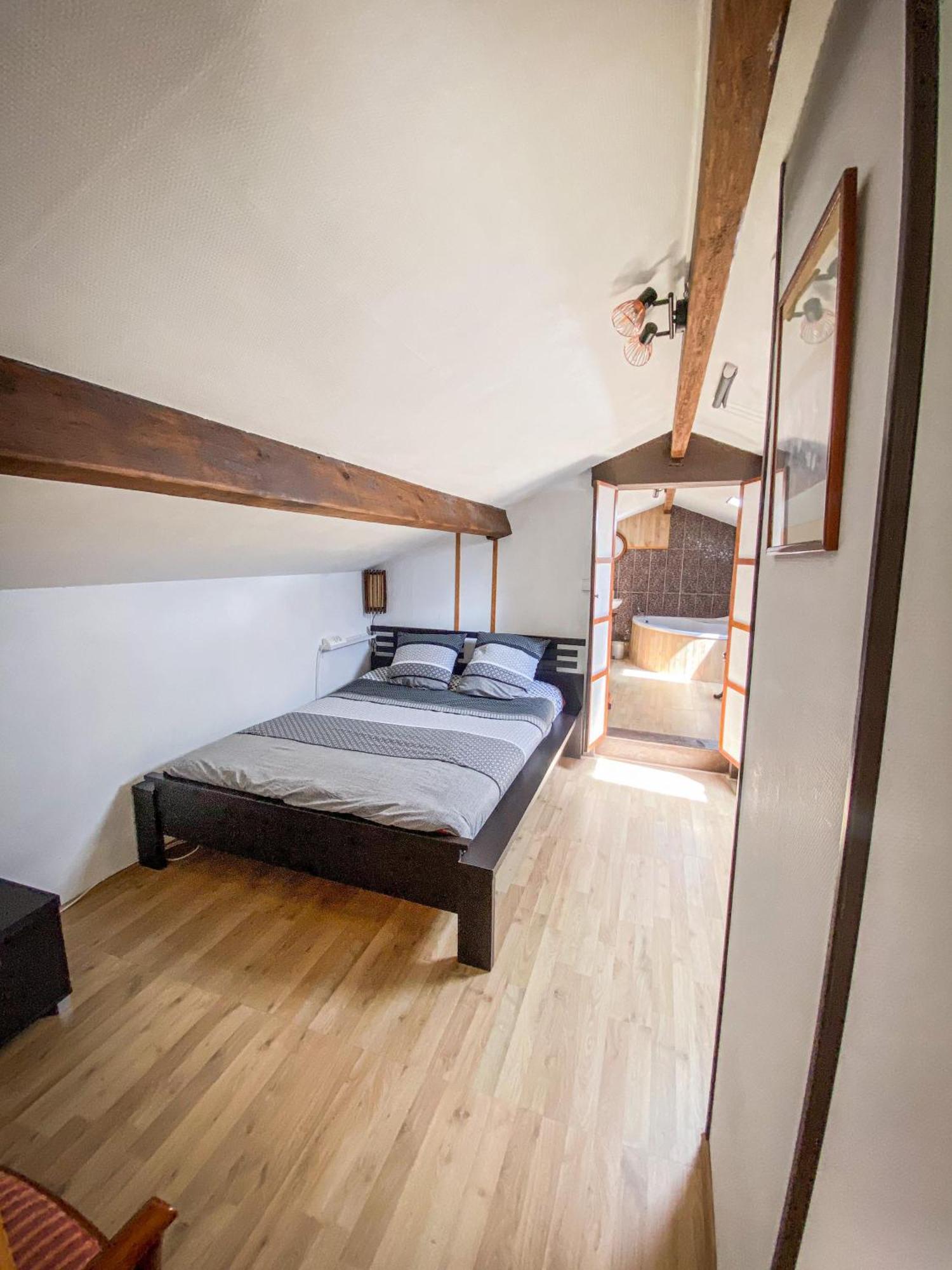 Ryokan Lankana Exideuil-sur-Vienne Bagian luar foto