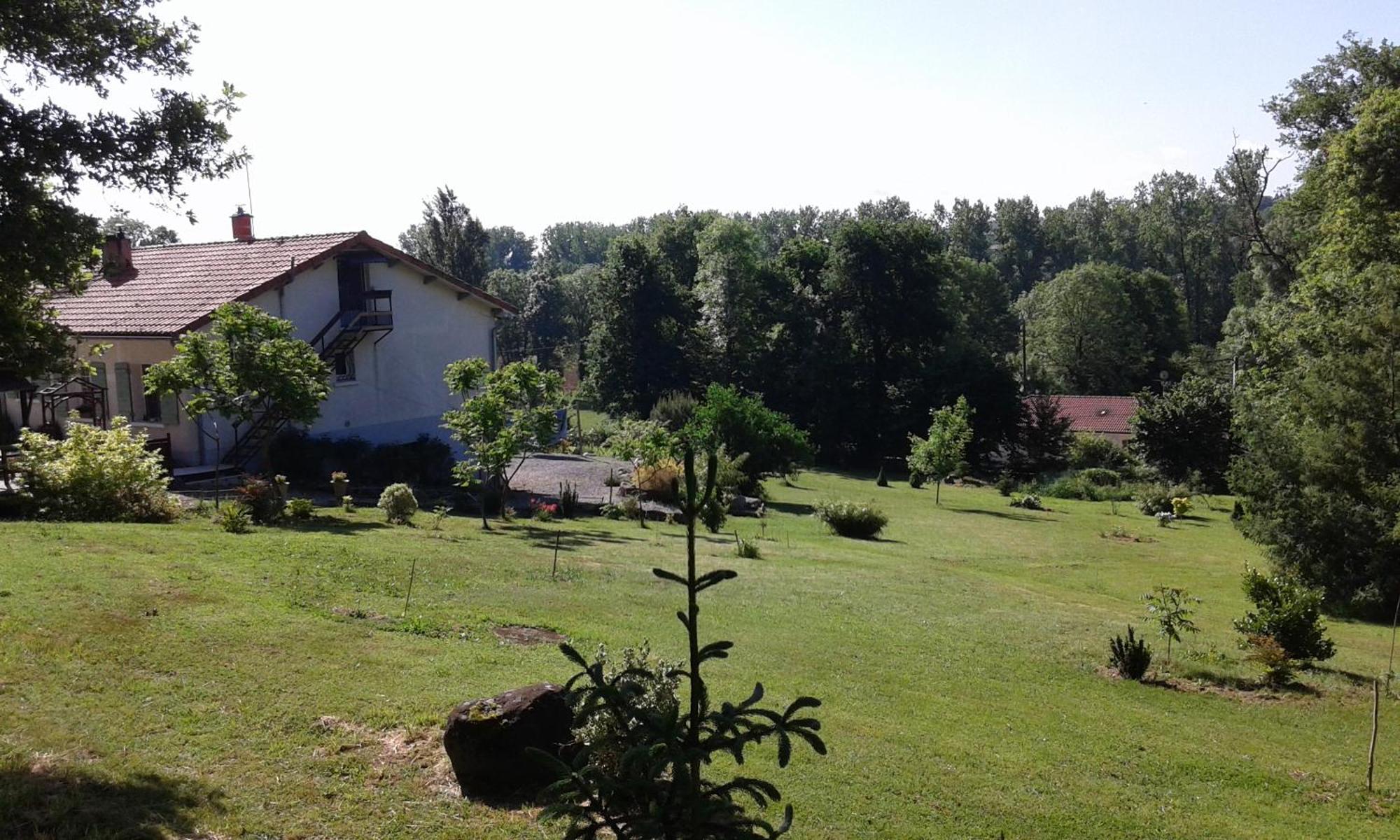 Ryokan Lankana Exideuil-sur-Vienne Bagian luar foto